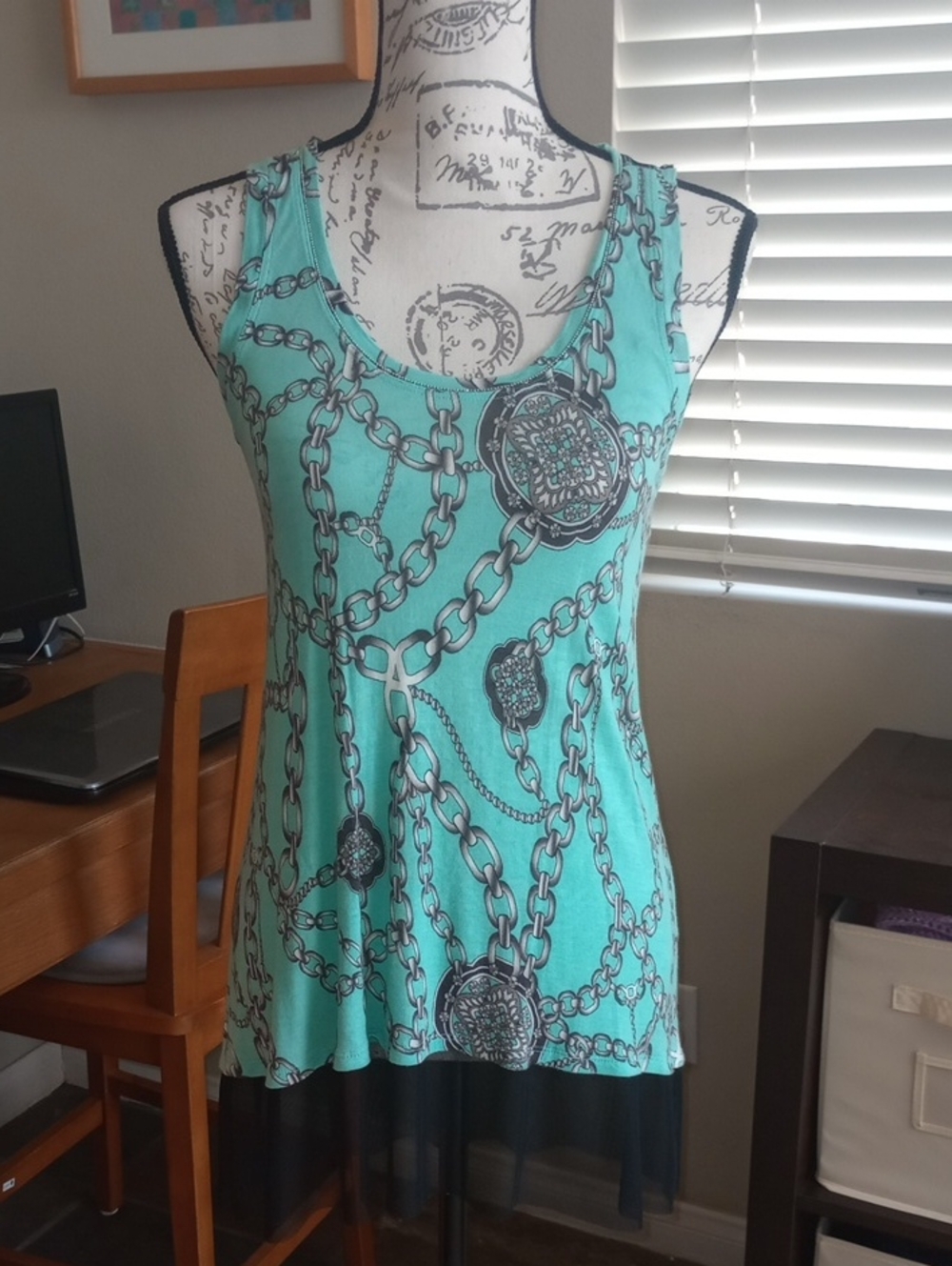 PRICE🔽 Jennifer Lopez Tunic Top